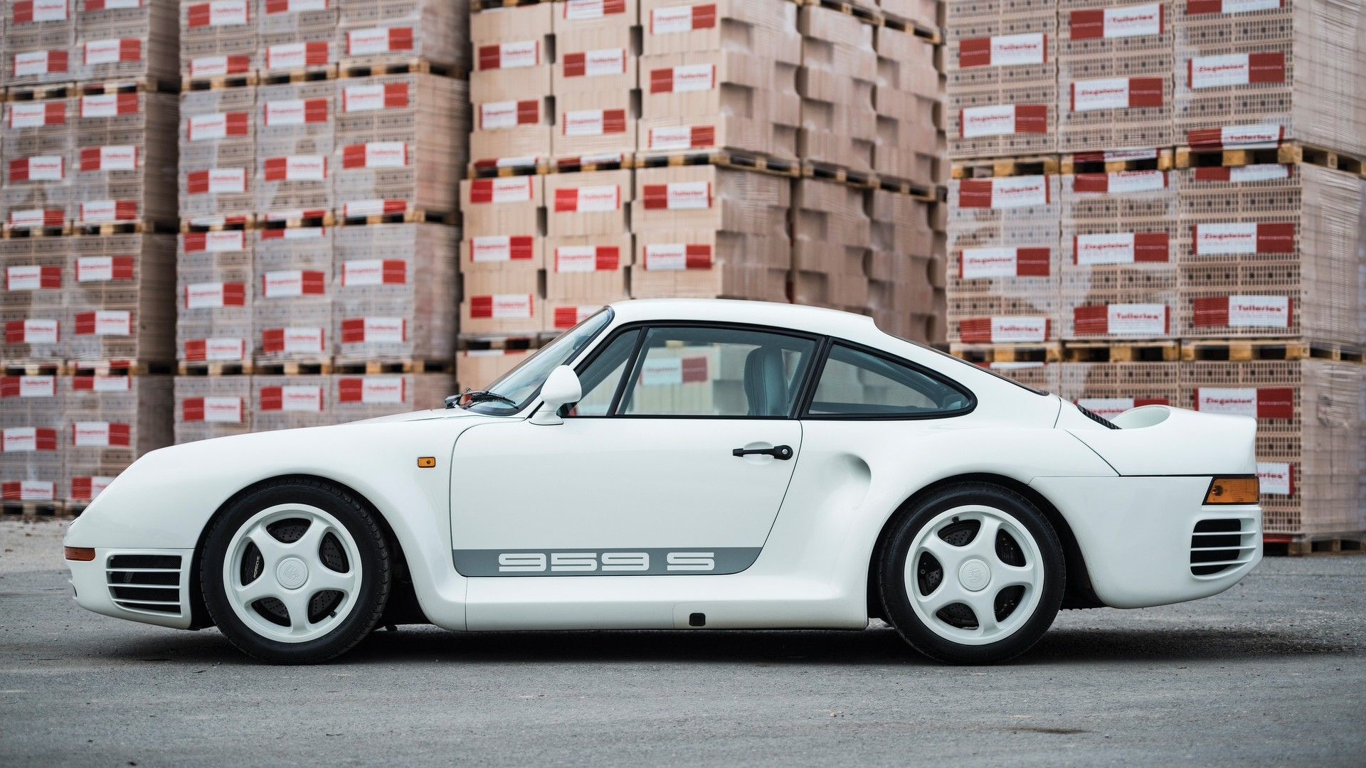 Porsche 959: A Triumph of Engineering Excellence and Motorsport Dominance